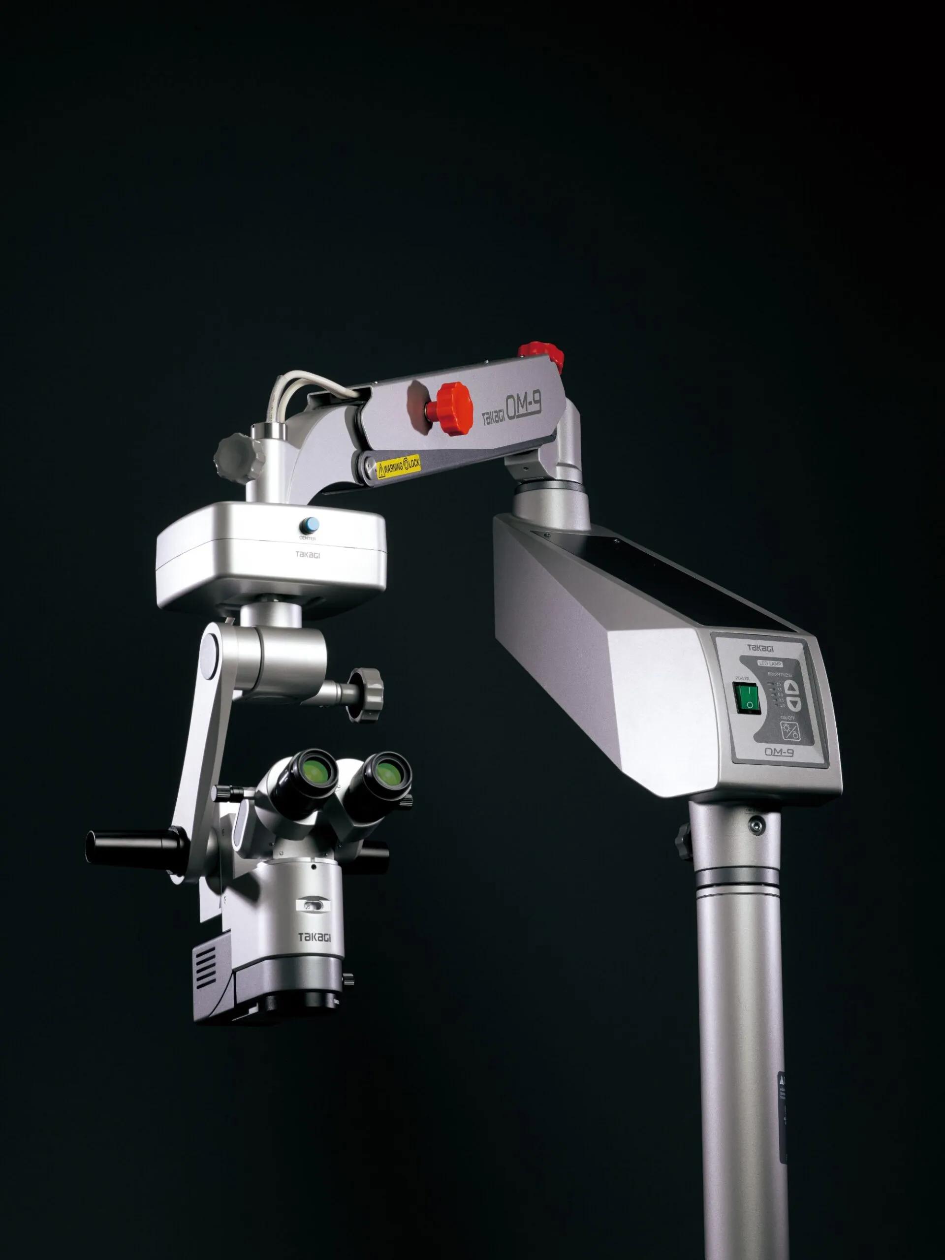 TAKAGI OM-9  Microscope opératoire